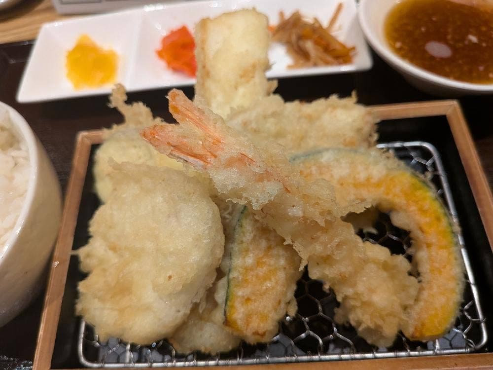 天ぷら×焼小籠包 食堂◎まるに