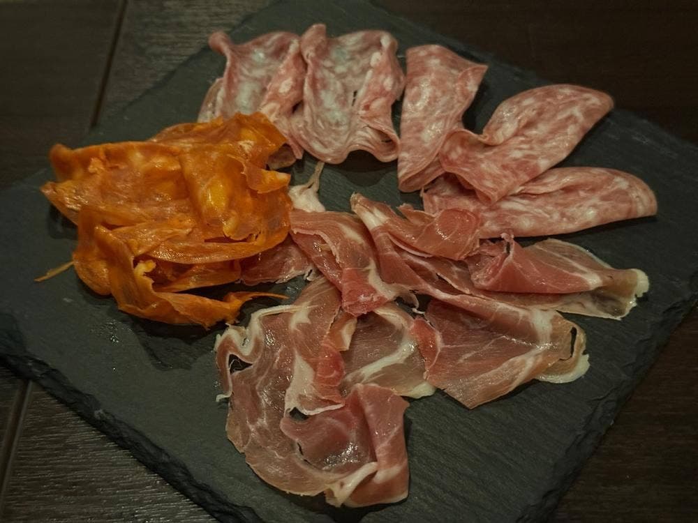 confiance シャンパンバー＆カフェ