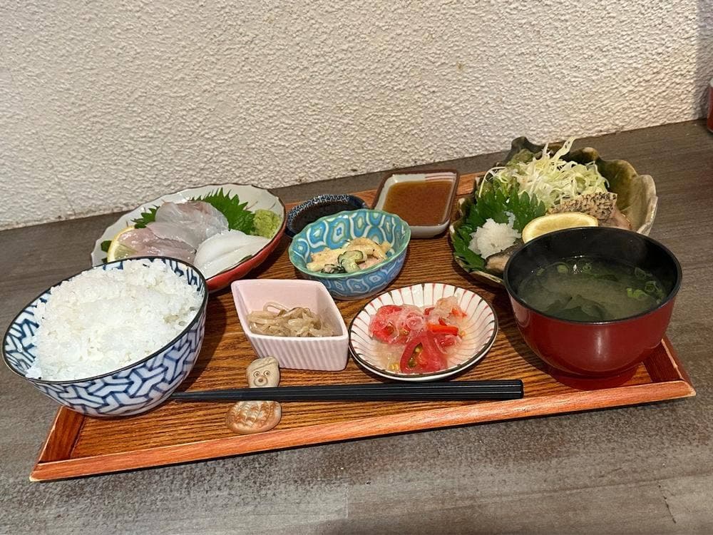 しあわせ島ごはん まどみ