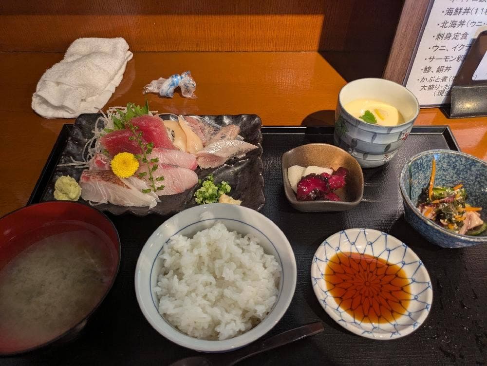 寿司海鮮居酒屋やす助