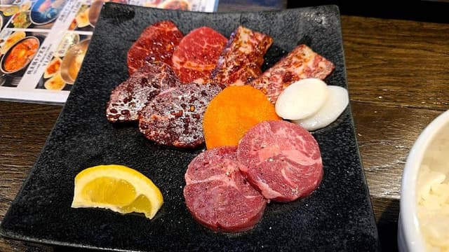 焼肉・韓国料理 KollaBo コラボ 新宿南口店 - サブ画像1