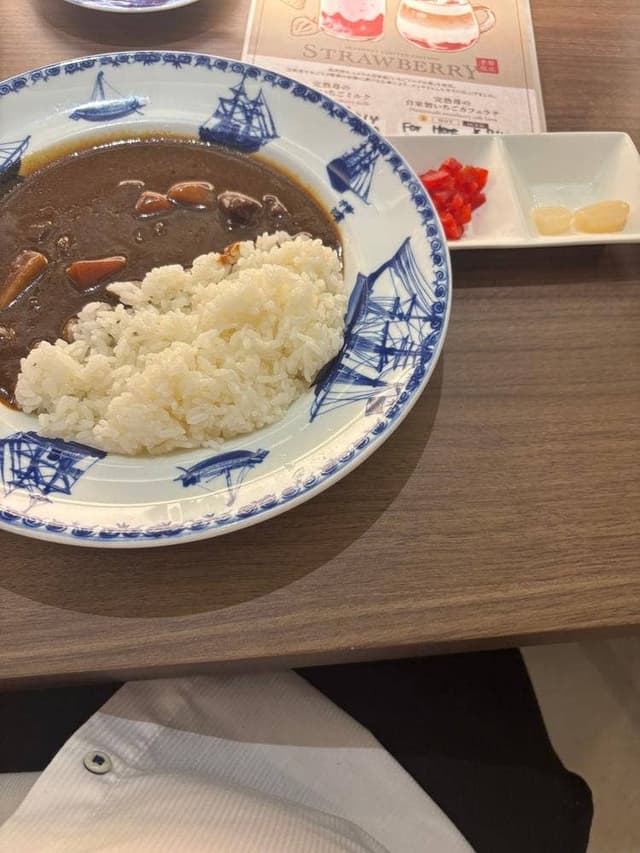 三本珈琲店 新千歳空港 国内線店 - サブ画像2