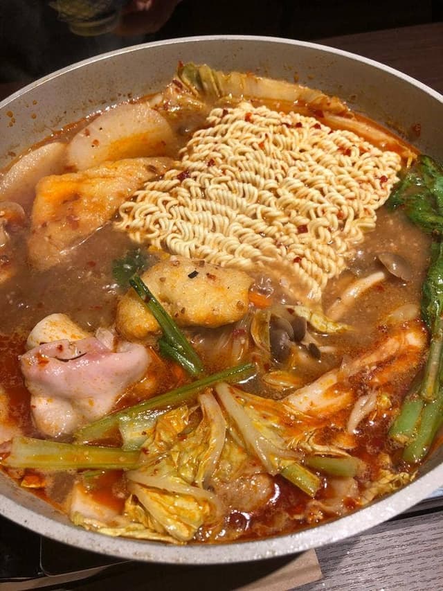 花屋 台湾火鍋 - サブ画像1