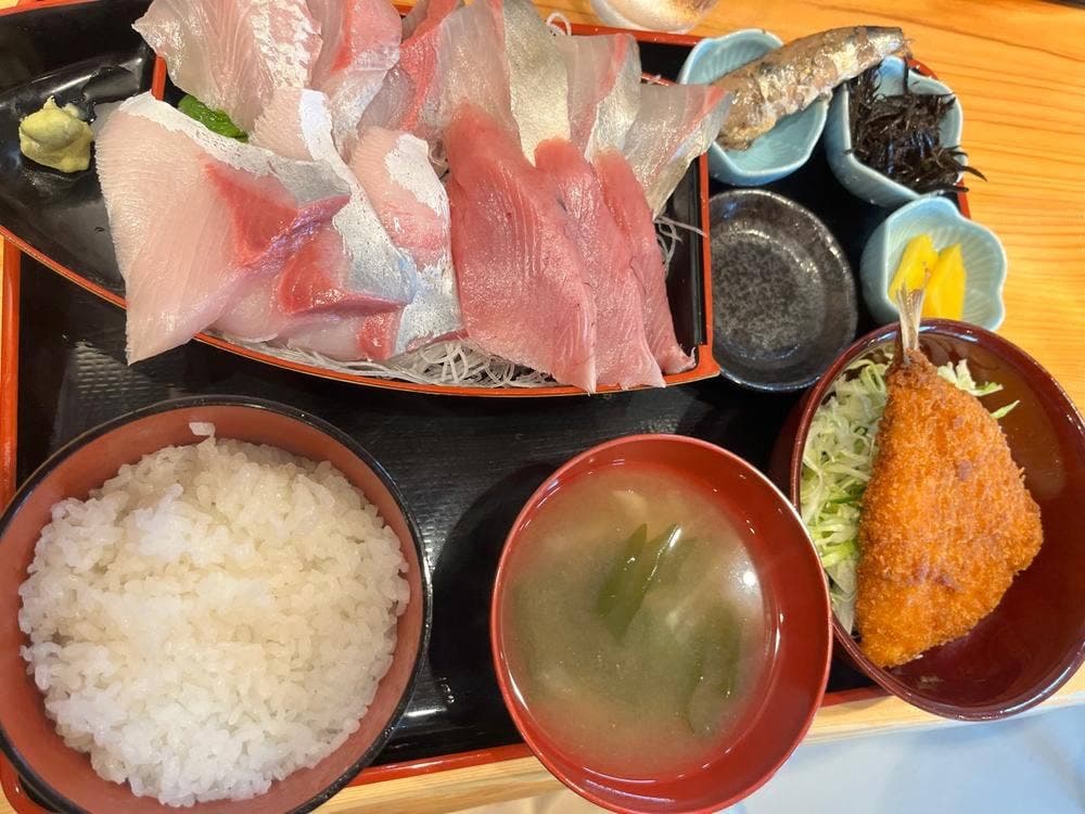 海鮮料理 勝魚