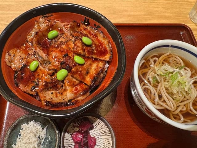 蝦夷前そばと豚丼 北堂 新千歳空港店 - サブ画像1