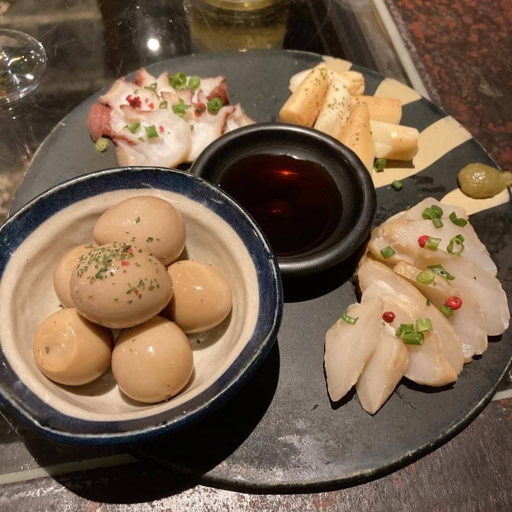 ヤキトリ、ワイン、日本酒、Q