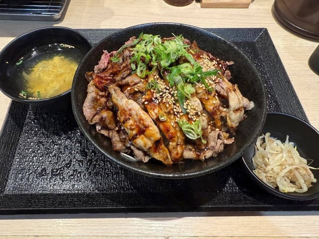 肉丼専門店 池袋肉劇場 - サブ画像3