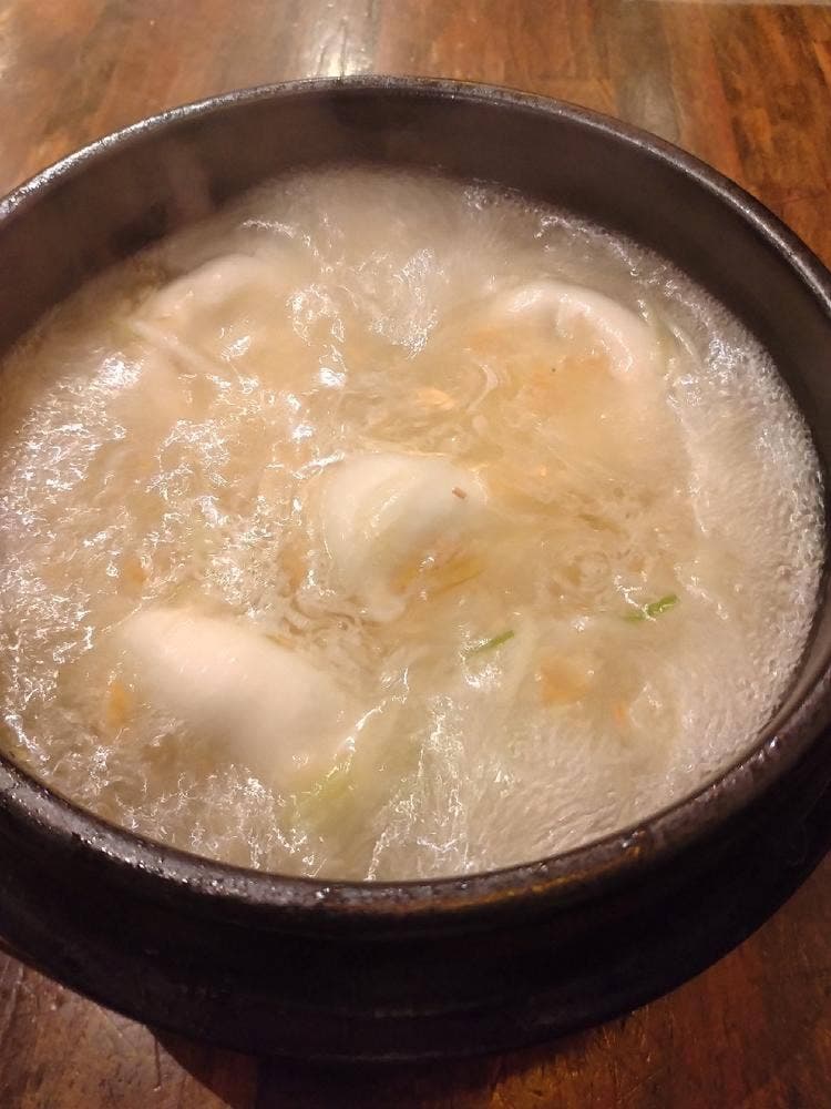 肉汁水餃子 餃包 六本木交差点