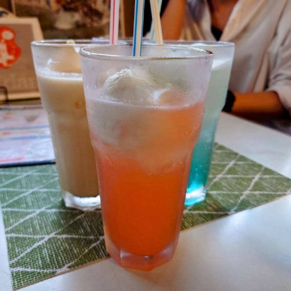 吉甚 バッタリ・カフェ