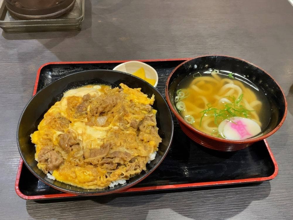 資さんうどん 半道橋店