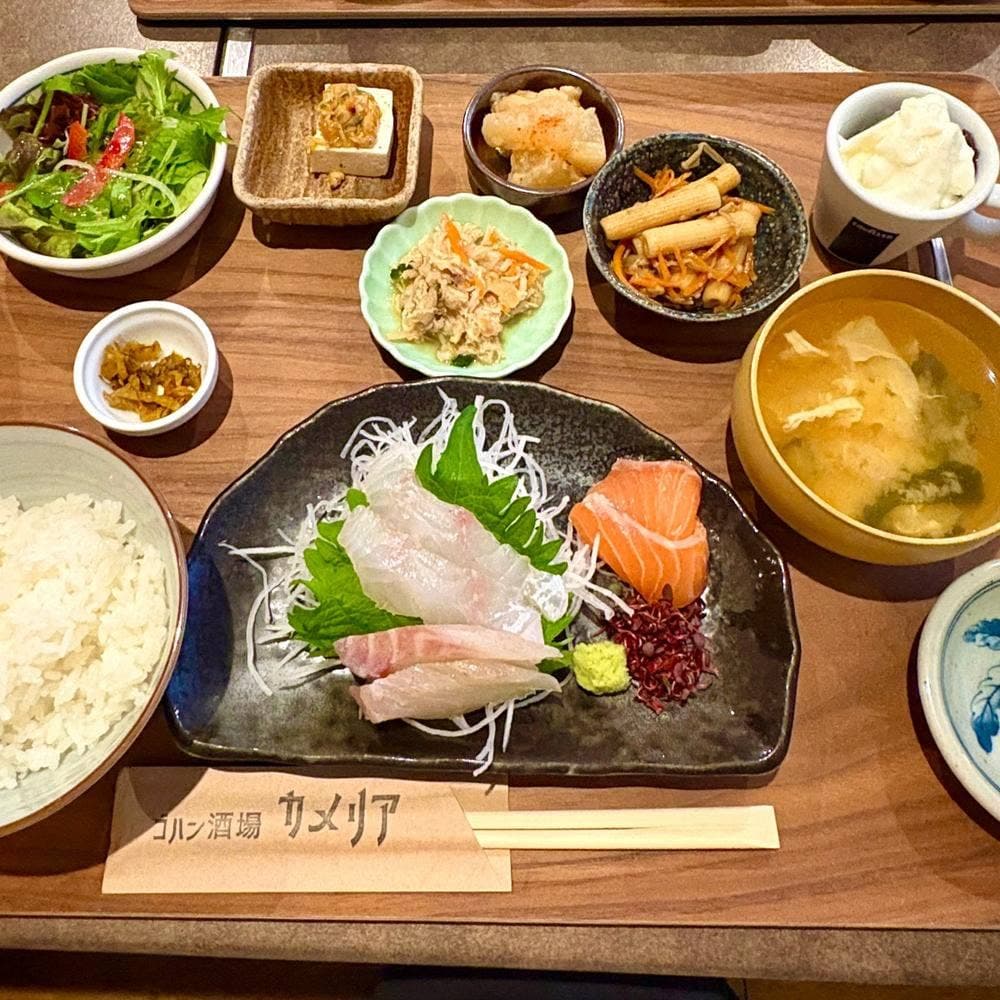 ゴハン酒場 カメリア