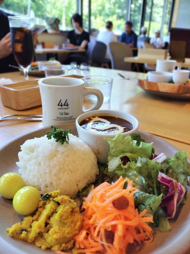 44APARTMENT 薬師池店