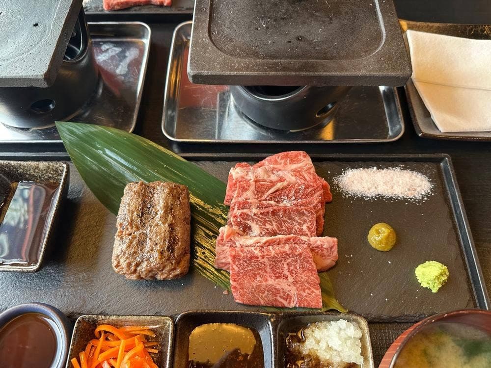 炭火焼き＆富士山溶岩焼き 達磨ミート