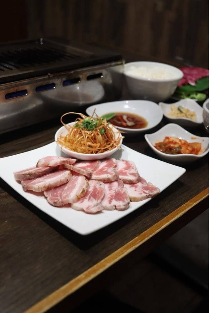焼肉・韓国料理 KollaBo コラボ 新宿南口店