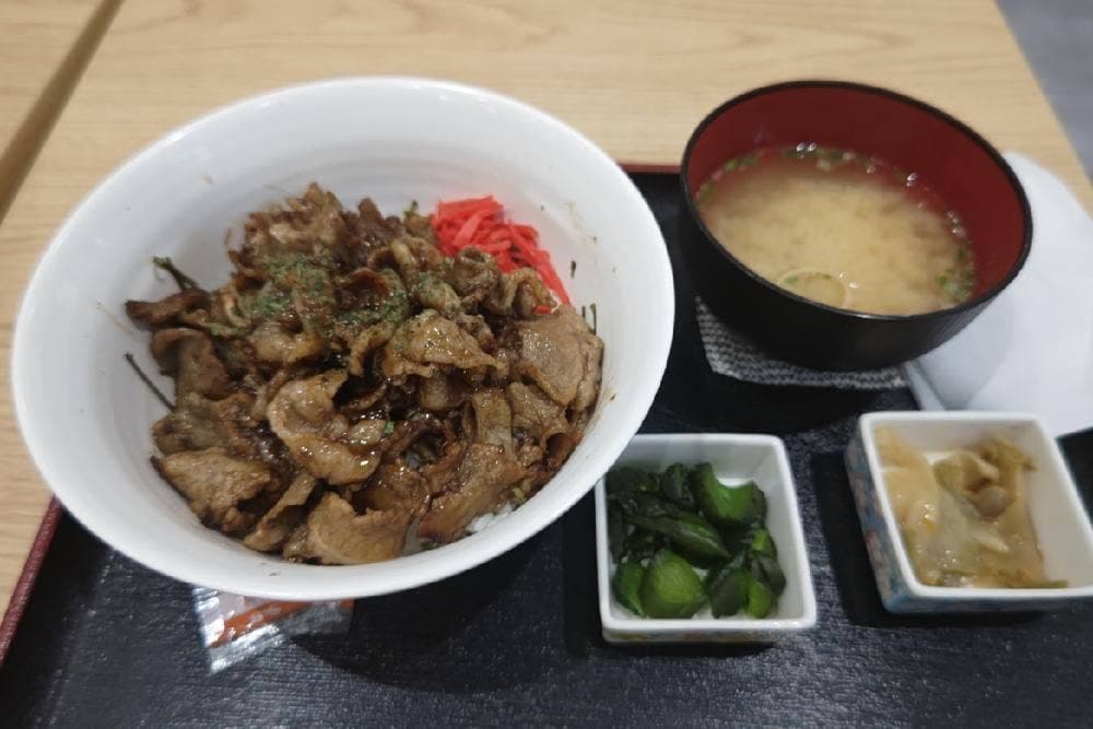でか盛り焼肉丼屋イオンモール札幌苗穂店