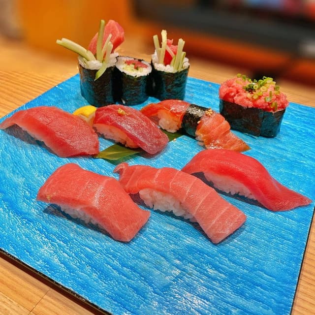 グルメ廻転寿司 まぐろ問屋 三浦三崎港 横浜ポルタ店 - サブ画像1