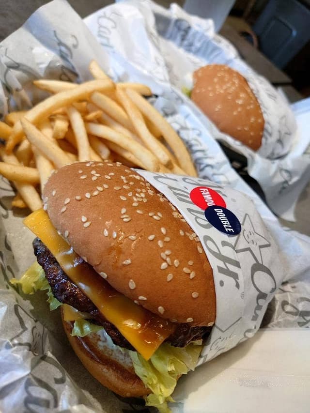 カールスジュニア 横須賀中央レストラン - サブ画像3