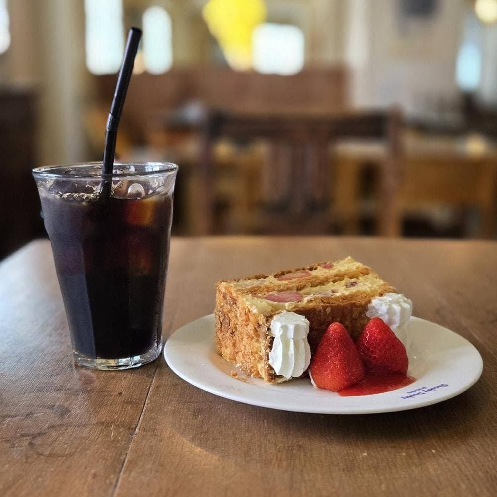 カフェ マムーニア