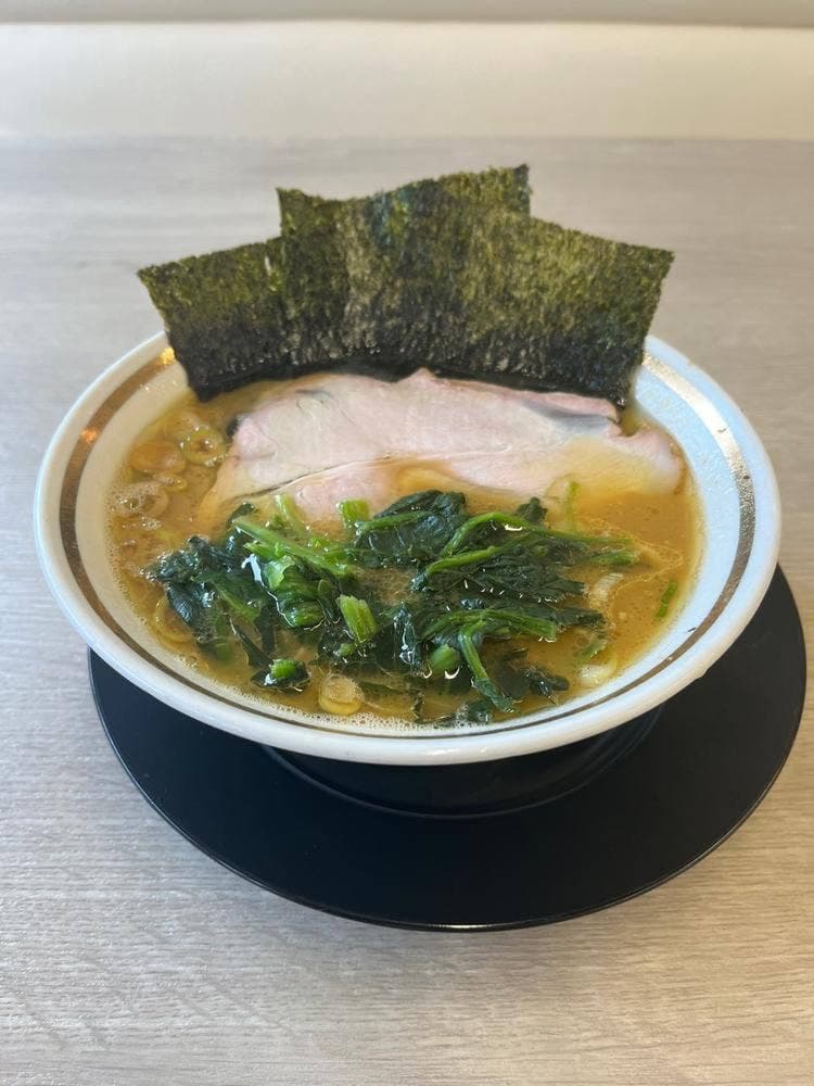 家系ラーメン 王道家直伝 との丸家 越谷店