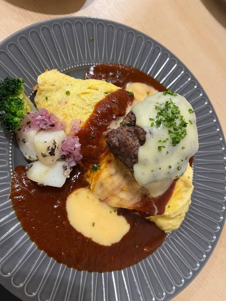 GRILL CAFE お肉とたまごとスイーツと