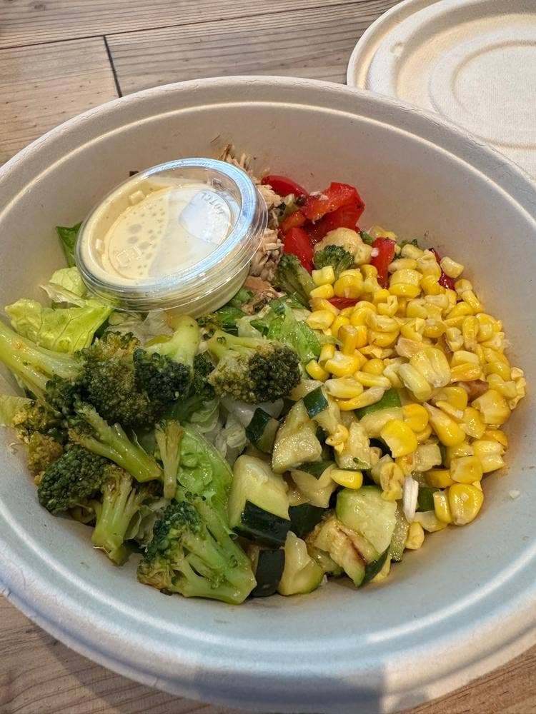 CRISP SALAD WORKS 新宿南口店