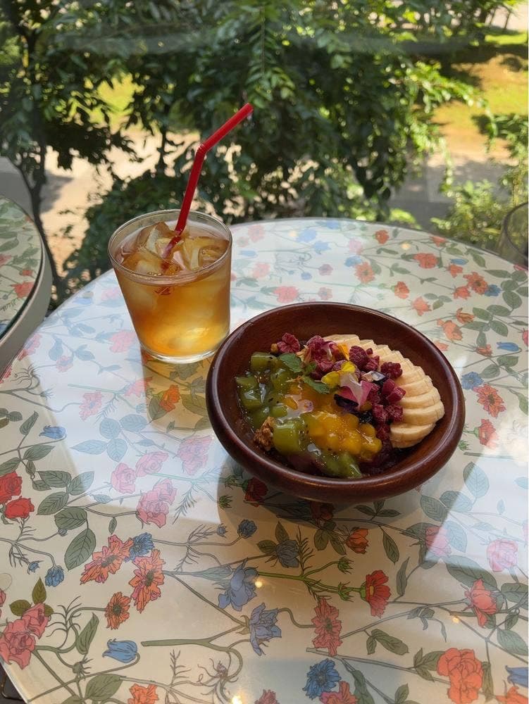 FLOWERS BAKE & ICE CREAM