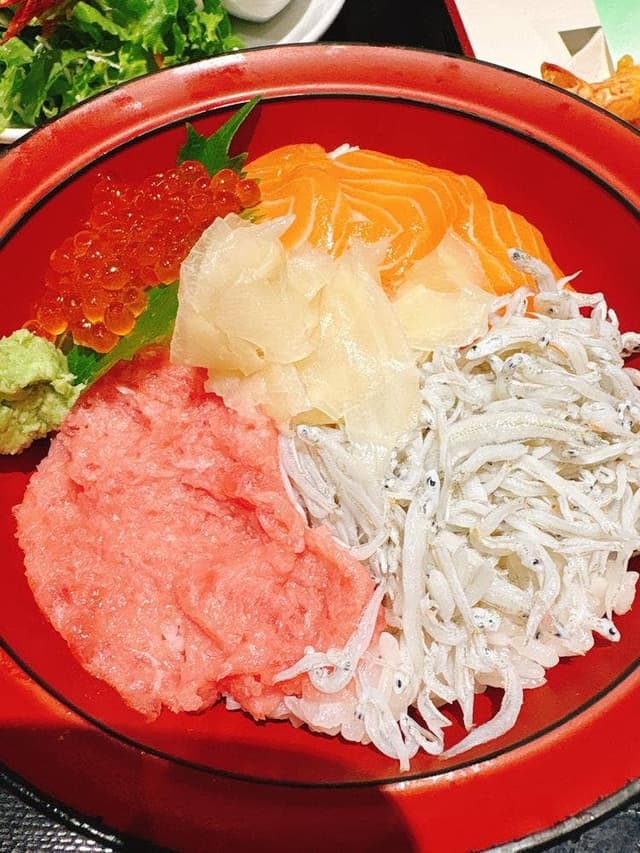横濱屋本舗食堂 - サブ画像3