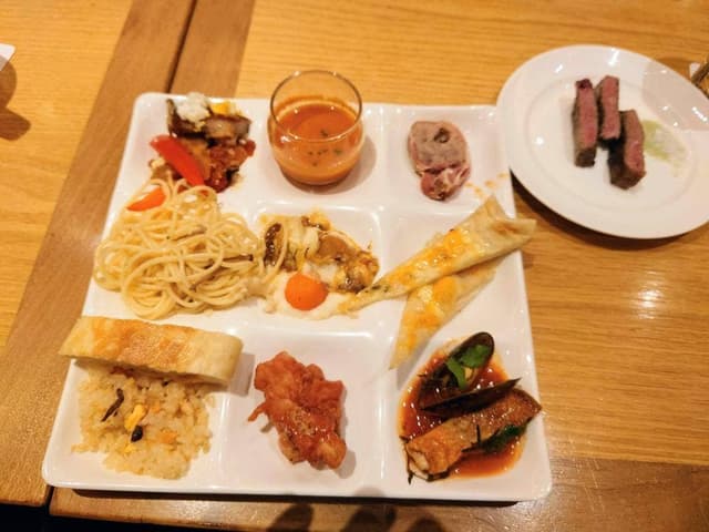 ダイニングカフェ SOCO 神戸ポートピアホテル - サブ画像1