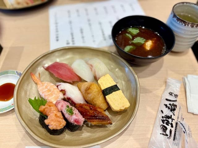 廻鮮寿し丸徳 近松店 - サブ画像1