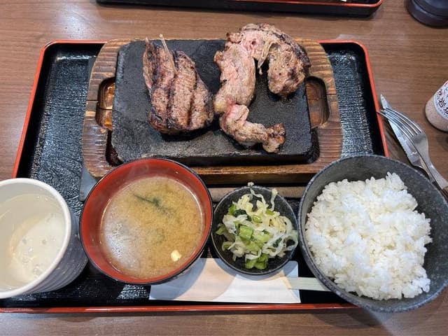感動の肉と米 みよし店 - サブ画像1