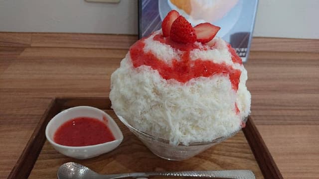 八ヶ岳氷菓店 新検見川本店 - サブ画像1