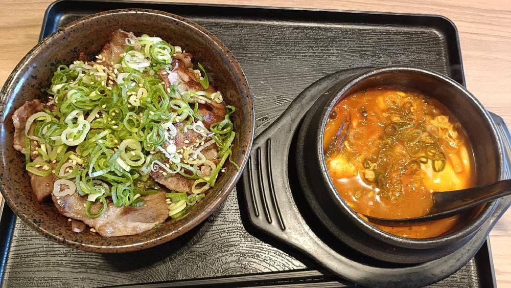 炭火のくいしんぼう 岡山豊浜店 焼肉丼とスンドゥブ