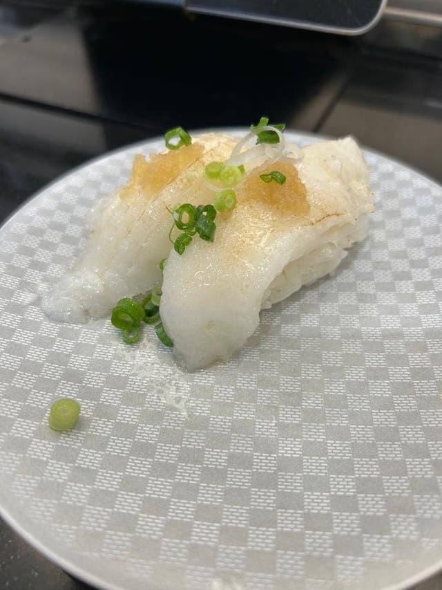 廻転寿司まぐろ問屋 やざえもん 沖縄新都心あっぷるタウン店 - サブ画像1