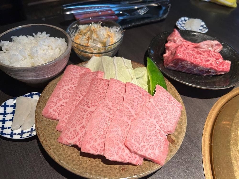 肉工房 初栄