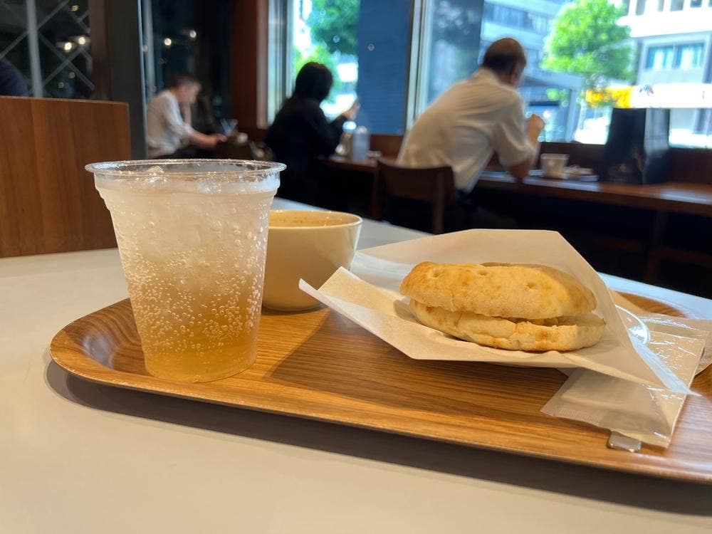 CAFE SALVADOR BUSINESS SALON