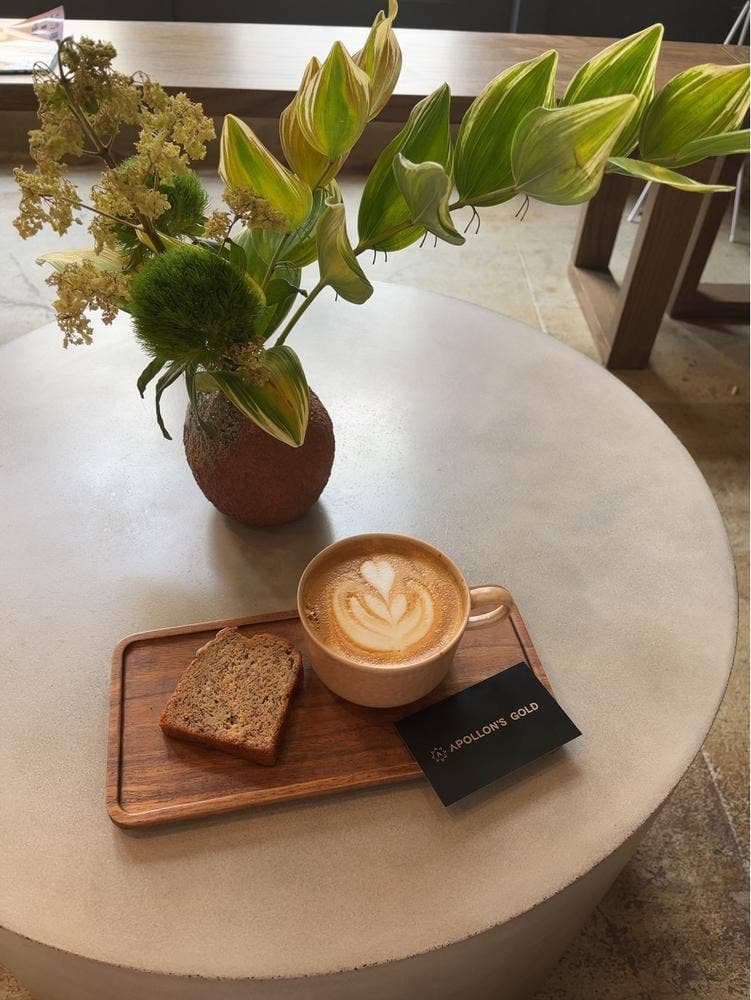 Apollon’s Gold Cafe