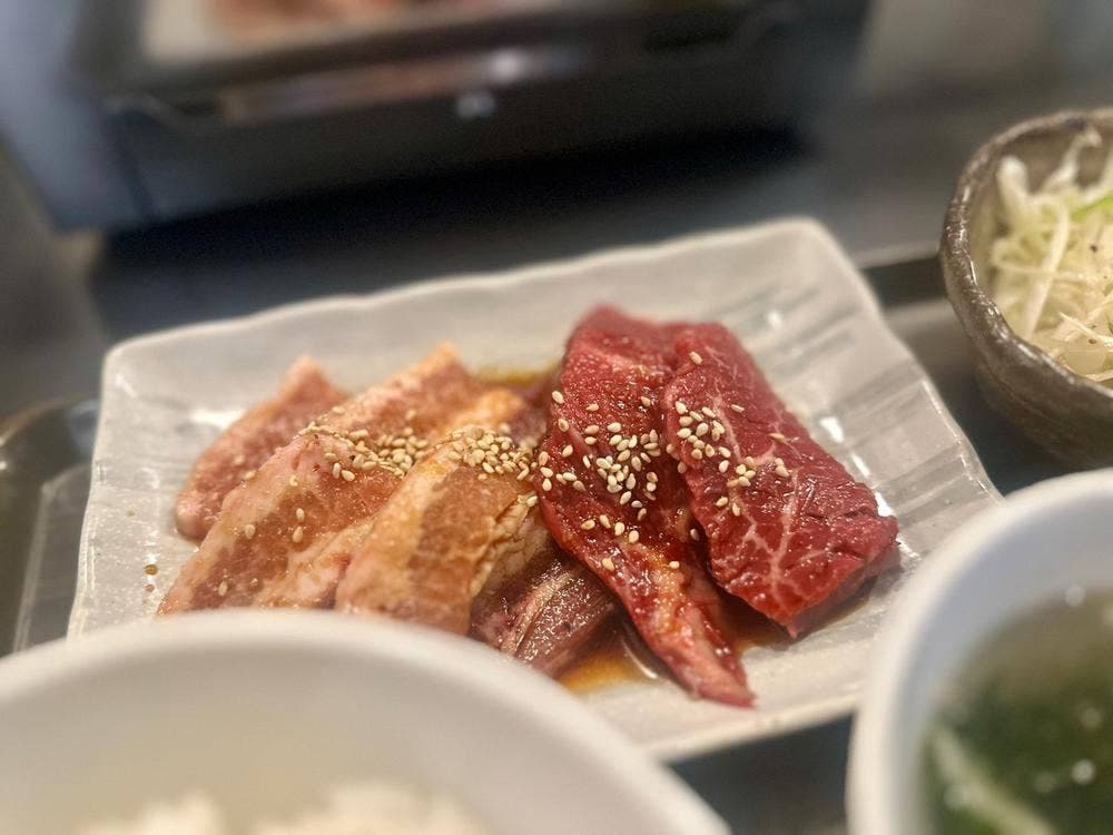 肉と飯
