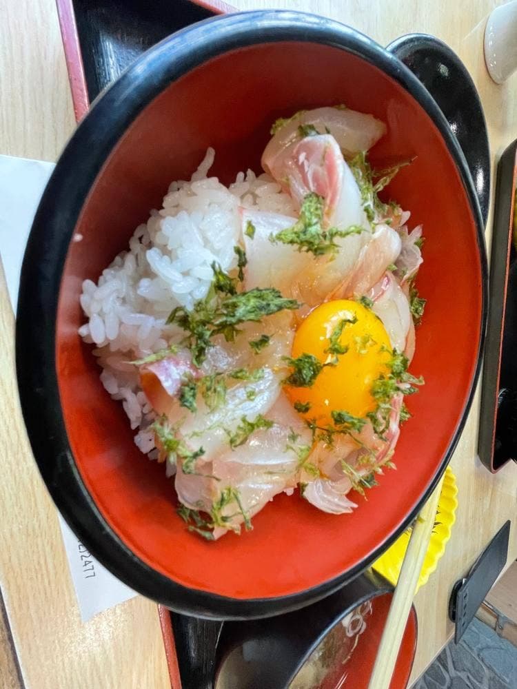 てまきずしと磯料理 駿陽荘 やま弥