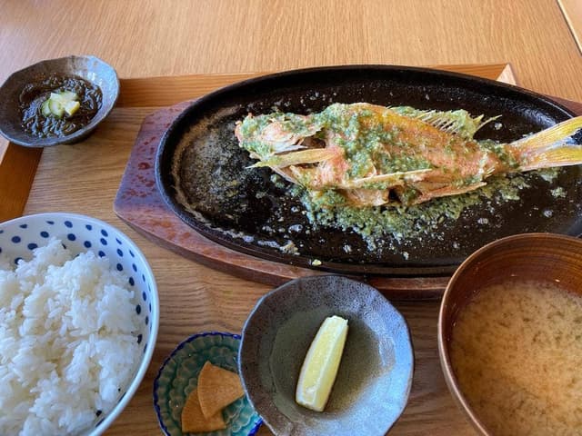 糸満漁民食堂 那覇空港店 - サブ画像1