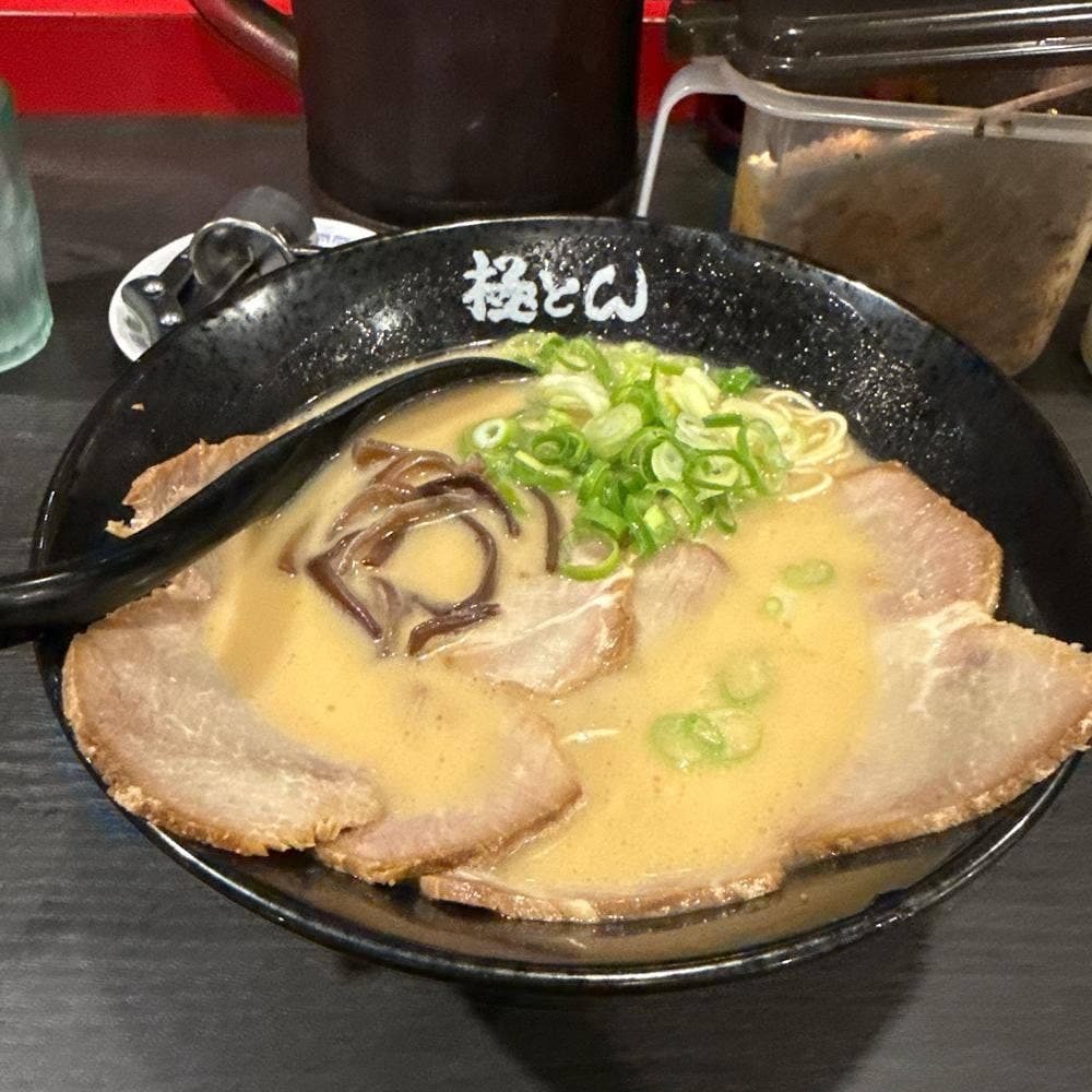極とんラーメン 神辺店