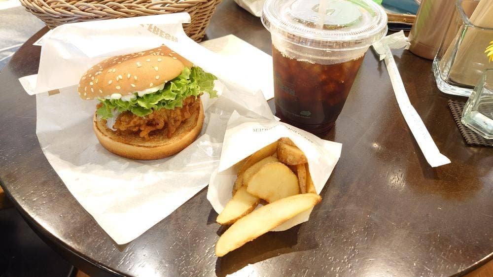 フレッシュネスバーガー 三宮中央通り店