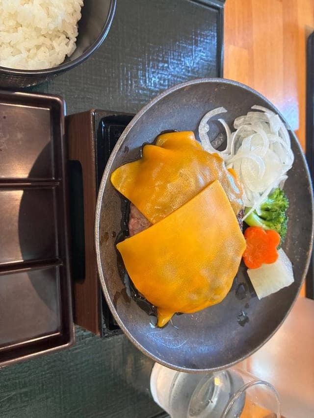 とろけるハンバーグ 福よし 中山駅前店 - サブ画像1