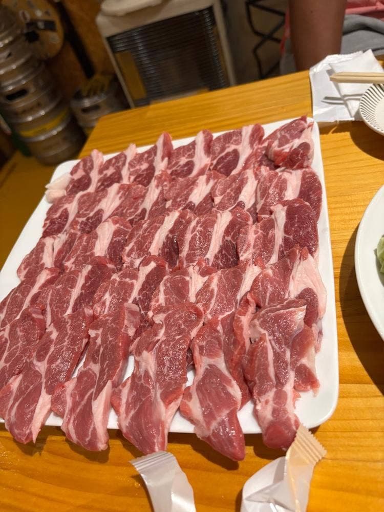 生ラム モンゴル 街小屋