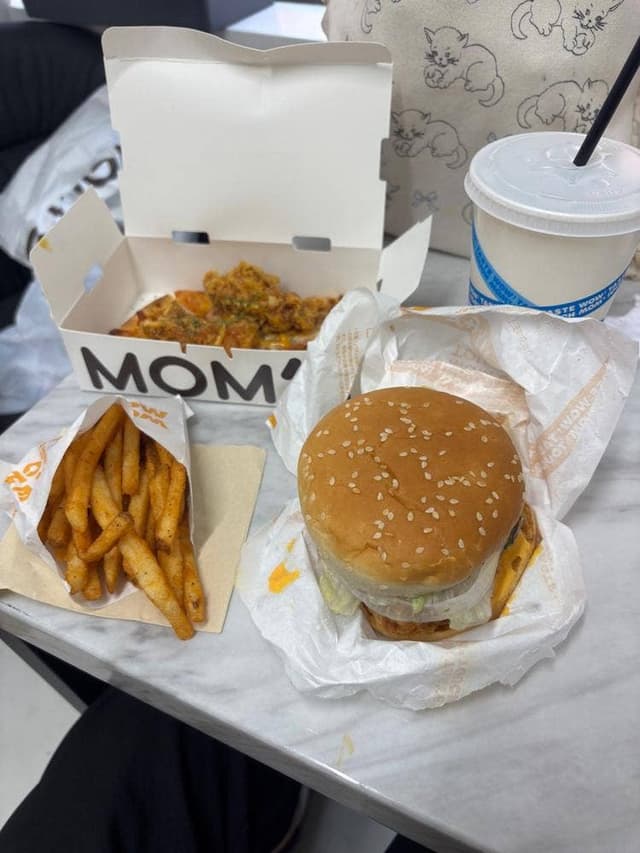 MOM'S TOUCH 渋谷店 - サブ画像1