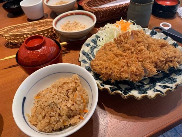 厚切りとんかつ＋魚かつ よし平 - サブ画像2