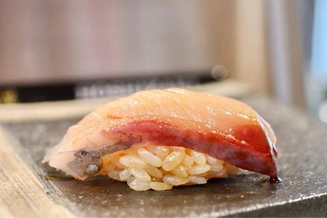 立喰い寿司 魚椿 柳橋市場店 - サブ画像1