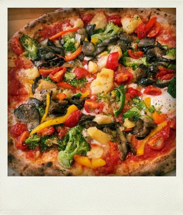 小麦畑の石窯ベーカリー＆食堂 ファールニエンテ - サブ画像1