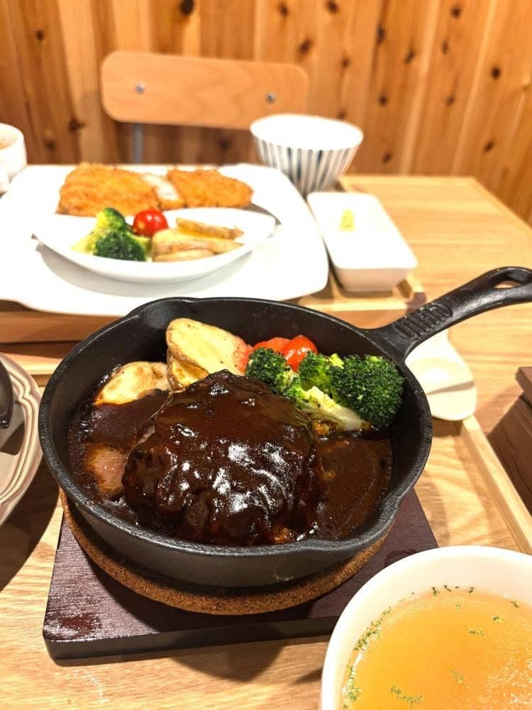 米とデミグラス 三宮店