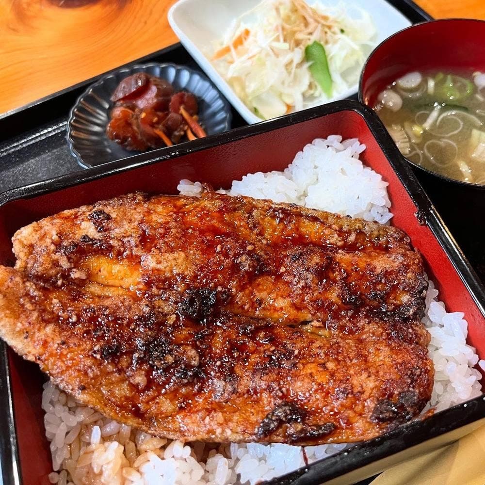 つり場食堂 秋川国際マス釣場