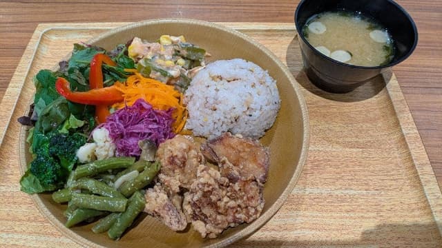 鳥◯食堂×タニタカフェ イオンモール四條畷店 - サブ画像1